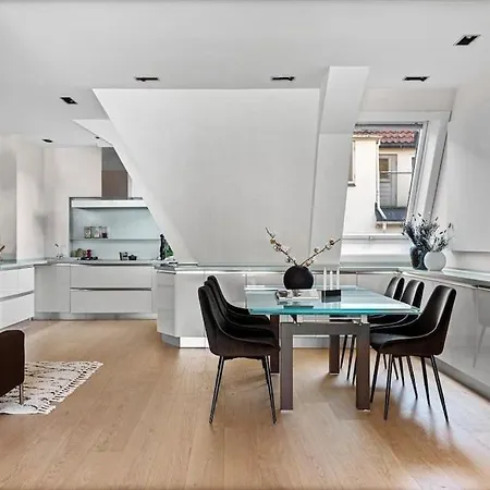Exclusive Penthouse With Terrace * 베르겐