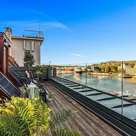 Exclusive Penthouse With Terrace * 베르겐