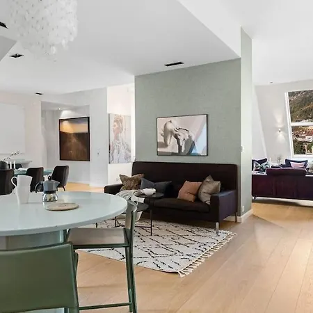 Exclusive Penthouse With Terrace דירה ברגן
